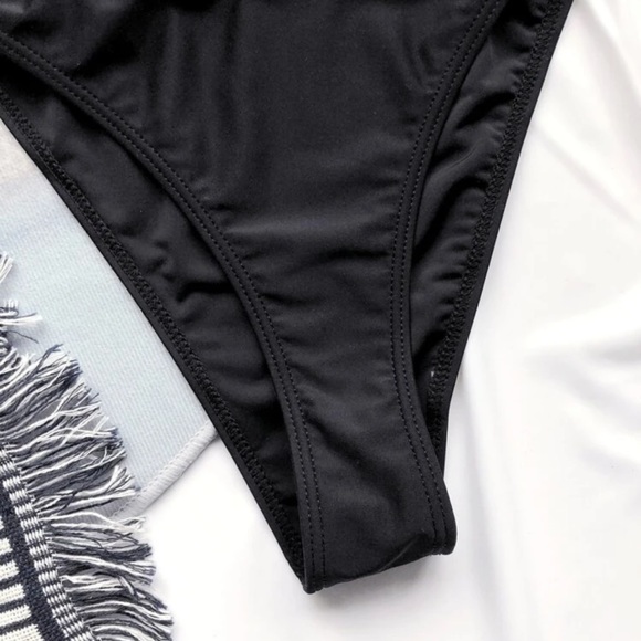 WOMENS U wired one piece swim suit with ruching - Picture 7 of 9